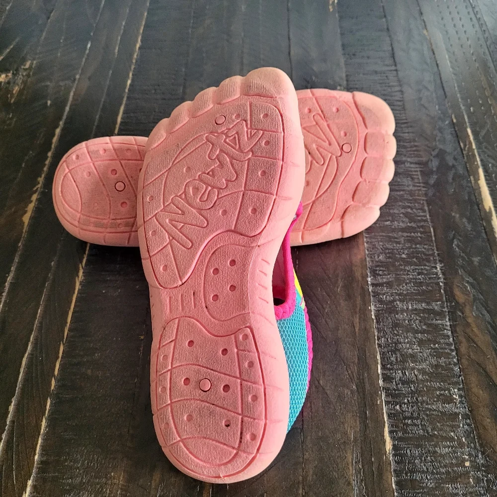Newtz Water Shoes Hot Pink Size‎ Girls 11/12